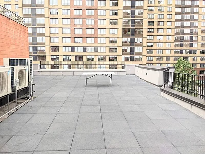 Building Photo - 223 E 96th St