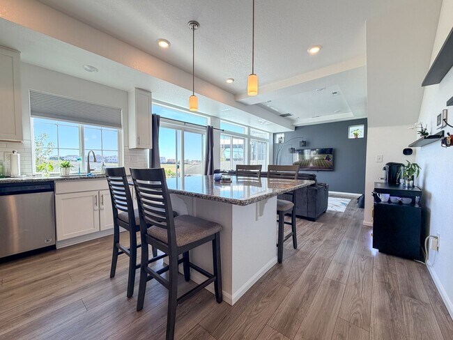 Building Photo - Beautiful Single Family Home | Aurora