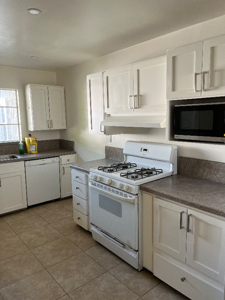 Building Photo - 6891 Pasado Rd