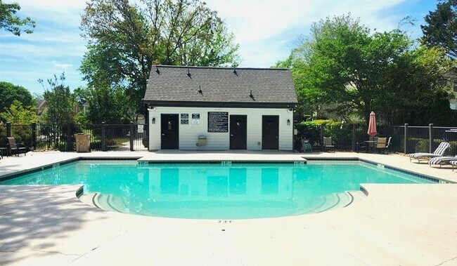 Building Photo - 11545 Carriage Park Ln