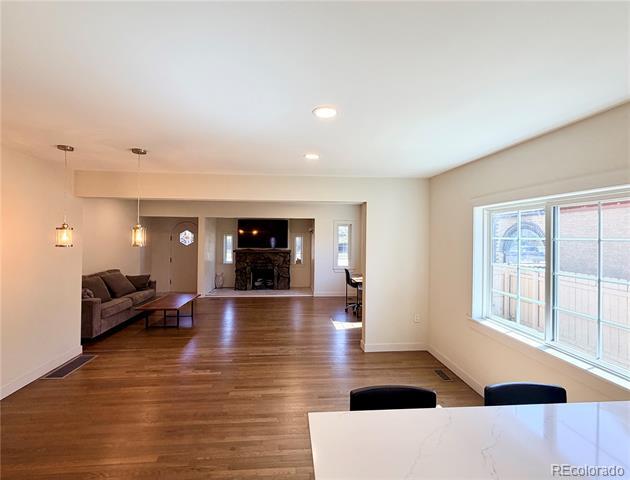 Building Photo - 557 S University Blvd