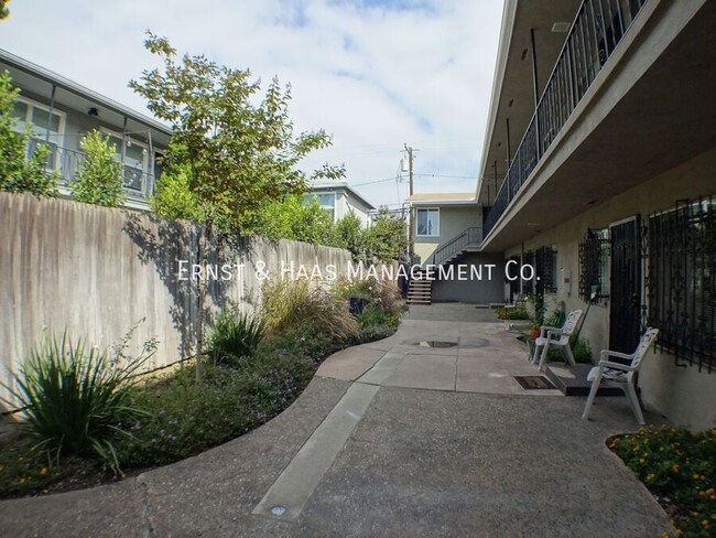 Building Photo - Prime Coastal Living: Spacious Condo with ...