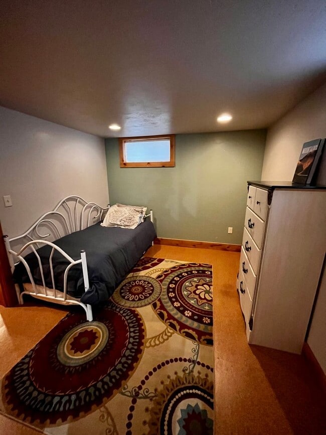 Building Photo - Fully Furnished and Fully Stocked Home For Rent Next to Cooper Park in Bozeman