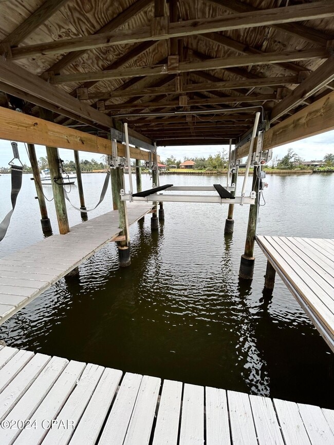 Building Photo - 7134 Bay Crest Rd