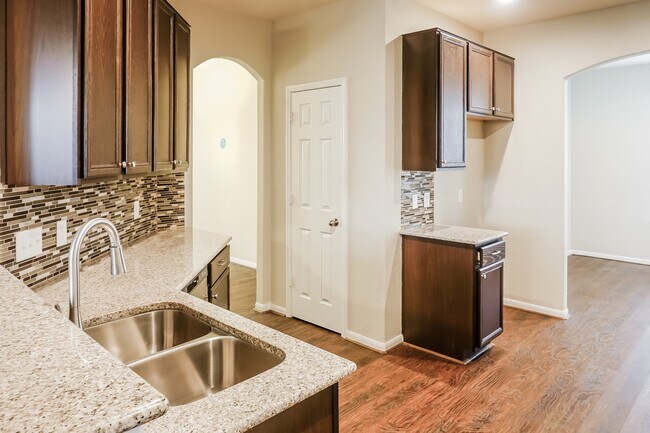 Building Photo - 19011 Woodland Leaf Ln