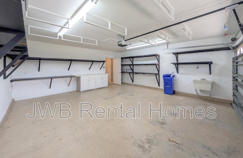 Building Photo - 128 Summer Tree Ct