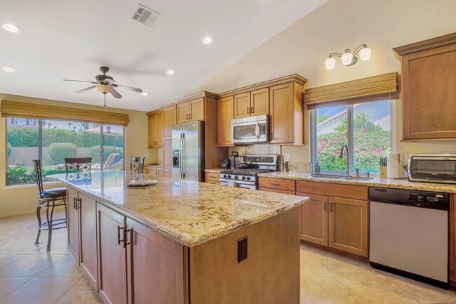Building Photo - 39795 Regency Way