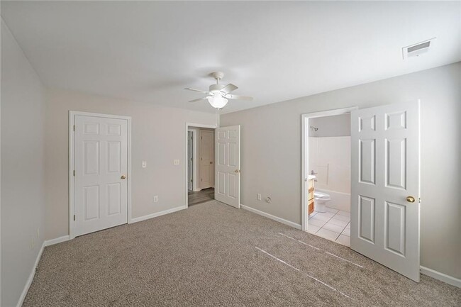 Building Photo - 703 Stonehaven Cir