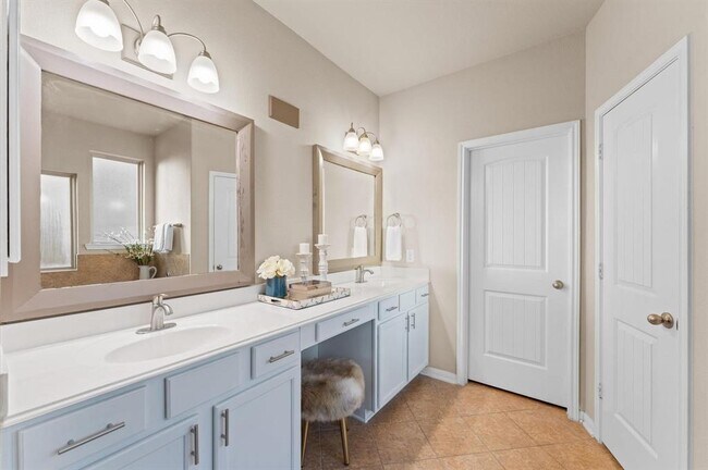 Building Photo - 9415 Vista Falls Ct