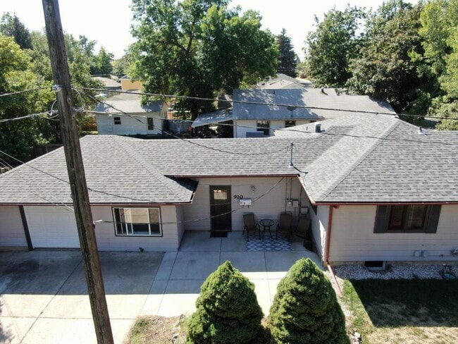 Building Photo - 770 Douglas Ave