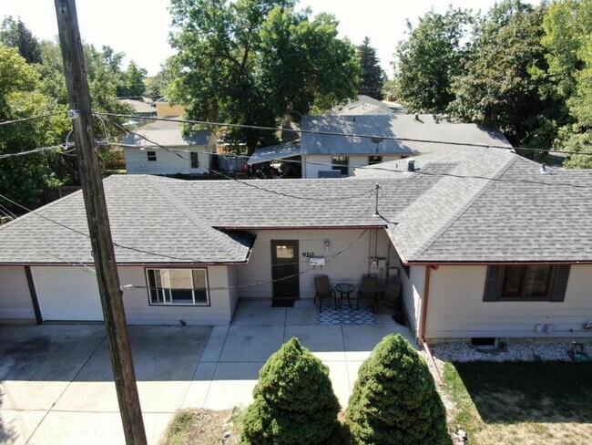 Building Photo - 770 N Douglas Ave
