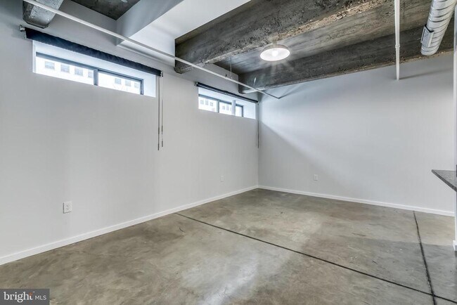 Building Photo - 4800 Brown St