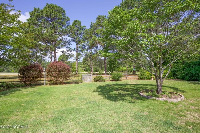 Building Photo - 127 Pine Lake Dr