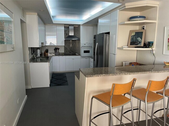 Building Photo - 3 Island Ave