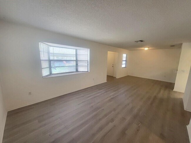 Building Photo - 11411 Pike Ct