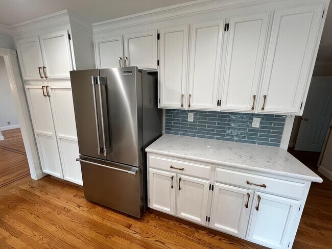 Building Photo - 15925 El Pajaro Ct