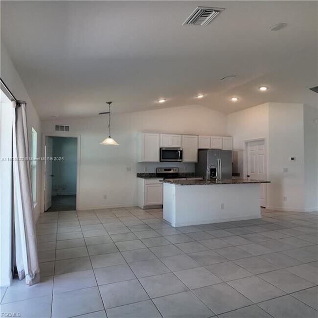 Building Photo - 2817 NW 21st Ave