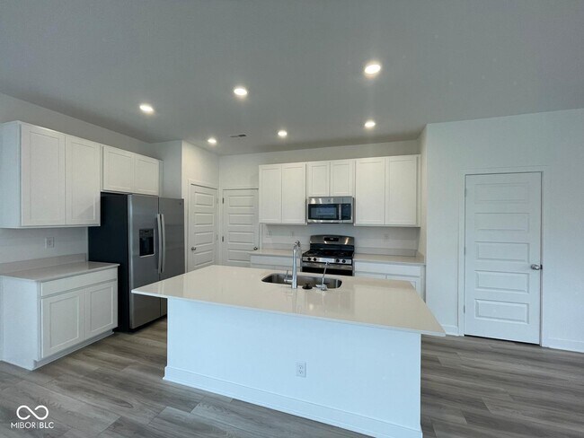 Building Photo - 6852 Orchard Run Cir