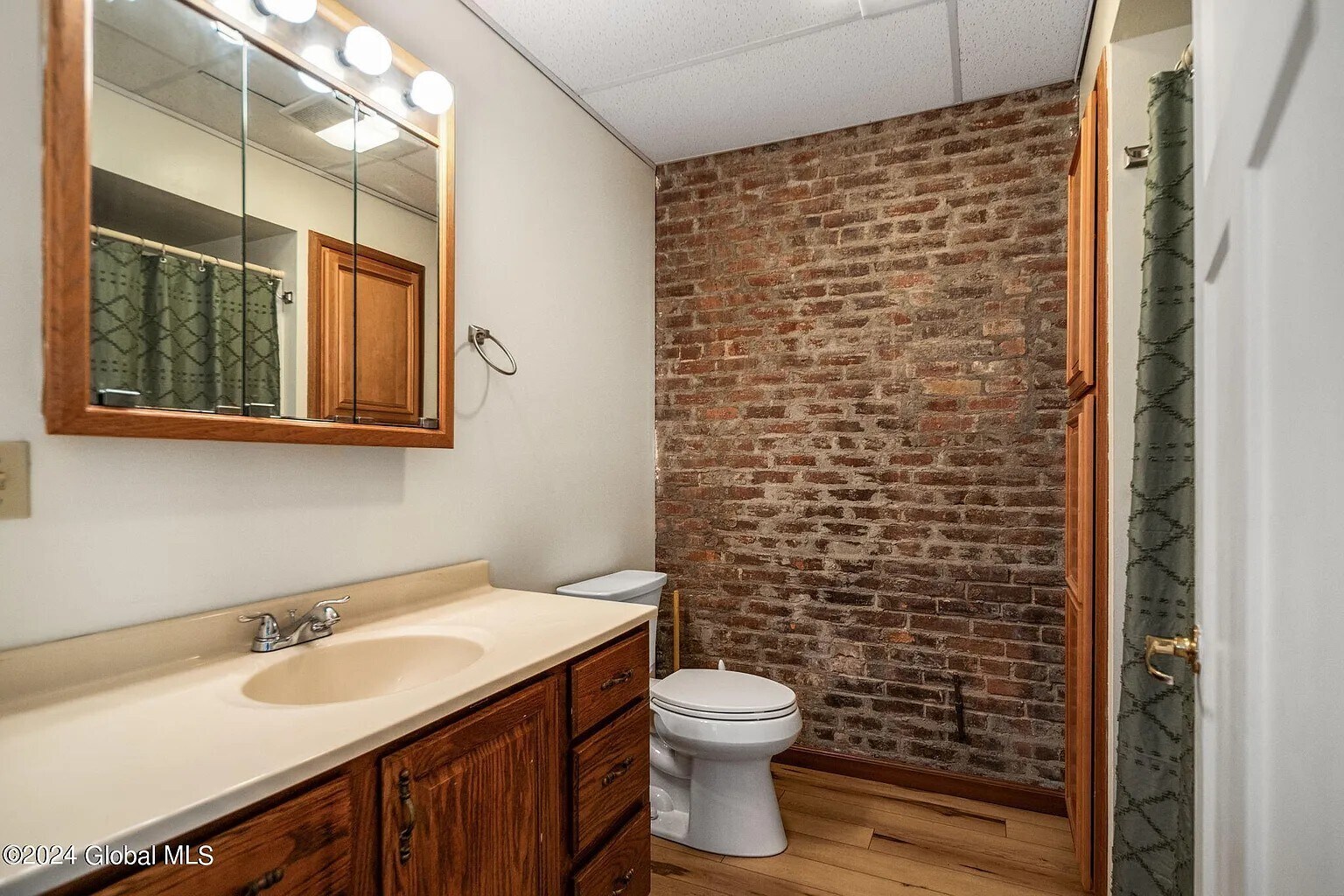 Building Photo - 181 4th St