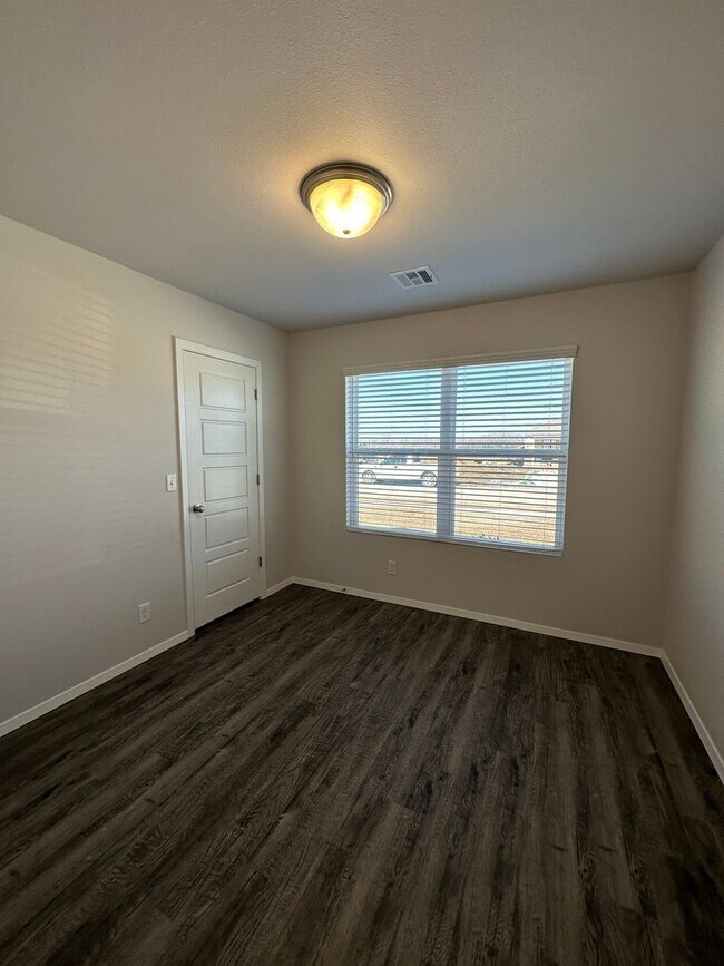 Building Photo - *Pre-leasing* Four Bedroom | Two Bath Home...