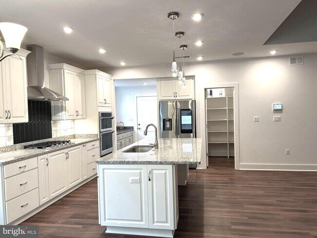 Building Photo - 8708 Southrun Ct