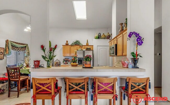 Building Photo - Beautiful 3BD/2BA Home in SW Bakersfield — Fireplace, Landscaping Included & Lovely Backyard!