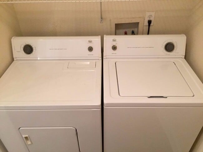 Building Photo - Eagles Landing Property Available August!