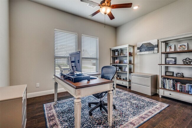 Building Photo - 11112 Lacey Oak Ridge