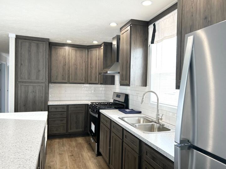 Building Photo - 29909 Flushing Dr