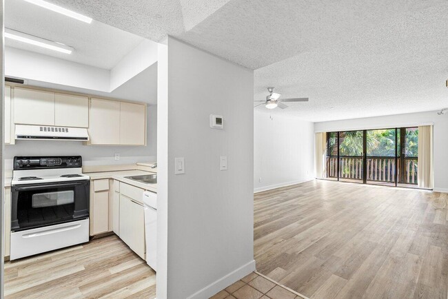 Building Photo - 145 Brackenwood Rd