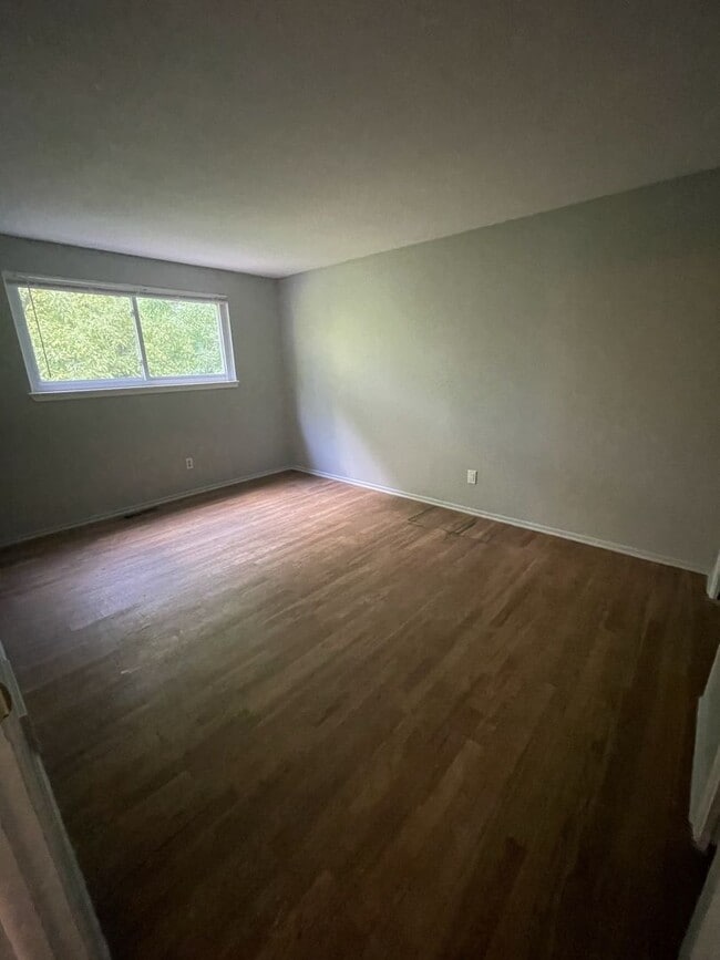 Building Photo - Spacious Four Bedroom Home Available Summer of 2026!