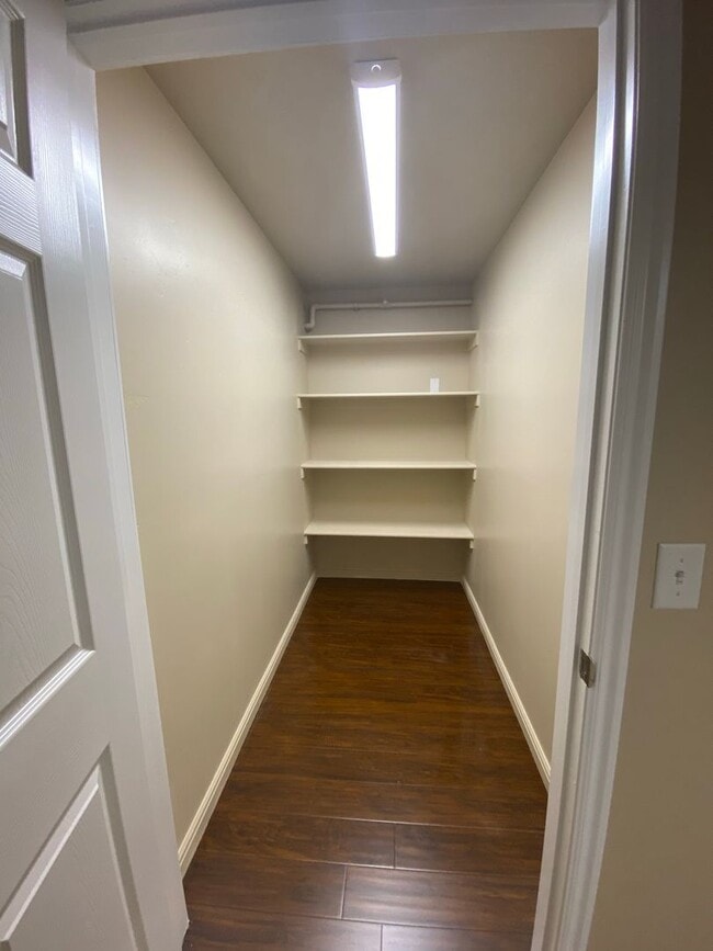 Building Photo - Hildale Apartment Utilities Included