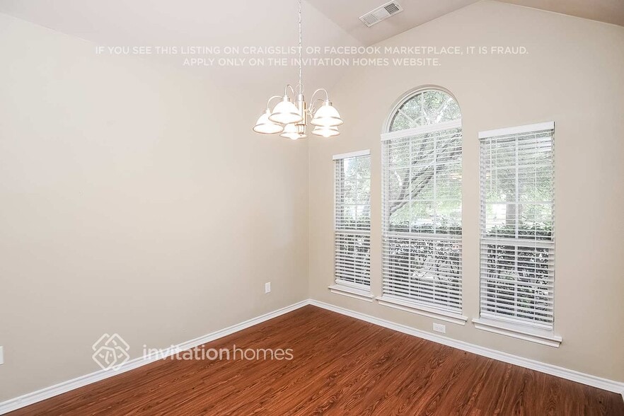 Building Photo - 5823 Silver Sage Ln