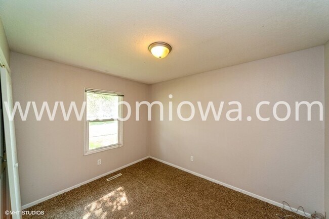 Building Photo - COZY RANCH!! 3 Bed, 1 Bath in Altoona
