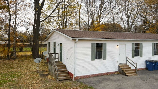 Building Photo - 111 Volunteer Dr