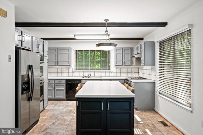 Building Photo - 11150 Wood Elves Way