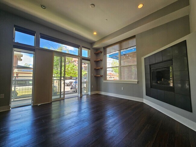 Building Photo - Congress Park High Rise Living! Huge Main Floor 2 Bed 2 Bath