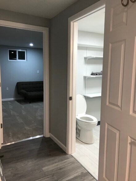 Bedroom # 4 And Bathroom #3 - 1180 S Depew St