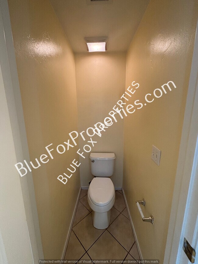 Building Photo - 7135 S Oakbank Dr