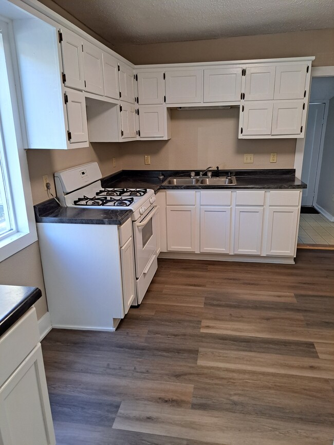 Building Photo - 22 First St