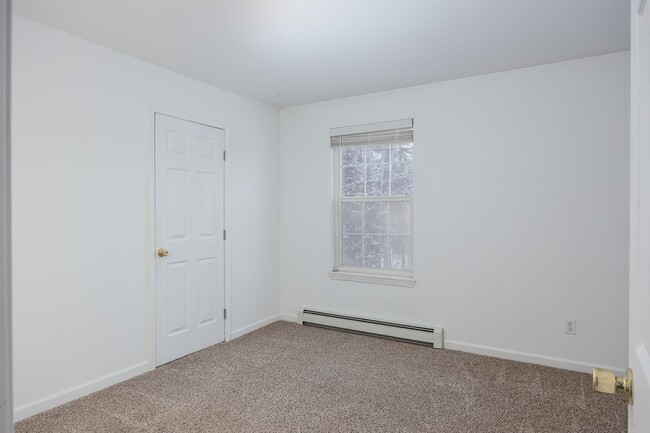 Building Photo - Spacious 5 Bedroom Home on 6 Acres – North Pole, Alaska