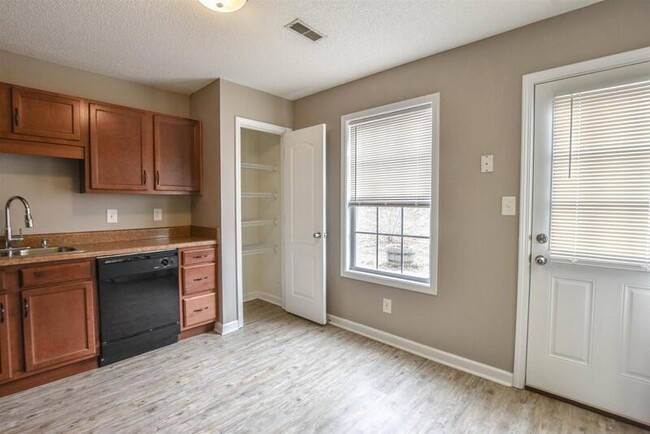 Building Photo - 513 Patriot Park Ct
