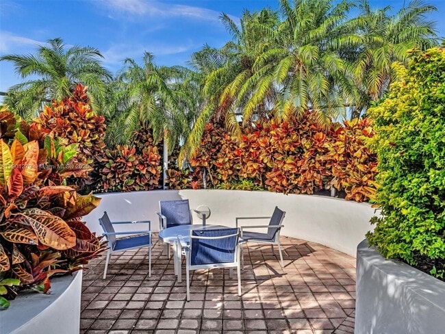 Building Photo - 7934 West Dr