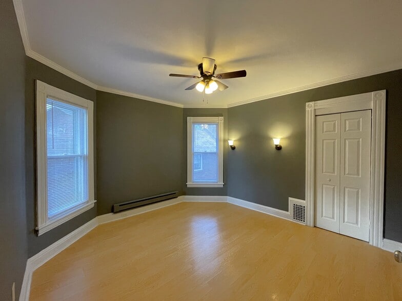 Primary Bedroom - 533 W Water St