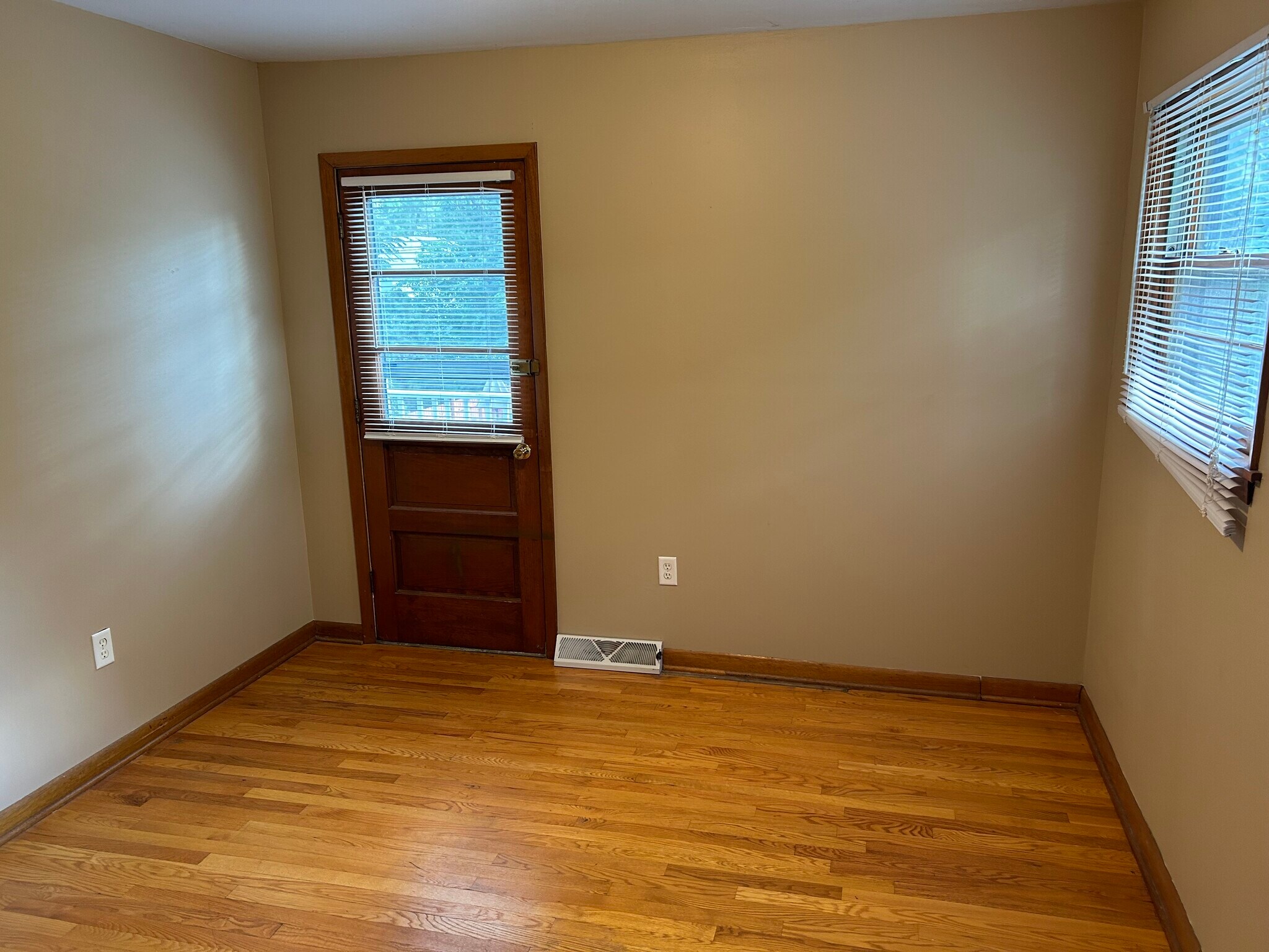 Building Photo - 1133 Vilas Ave