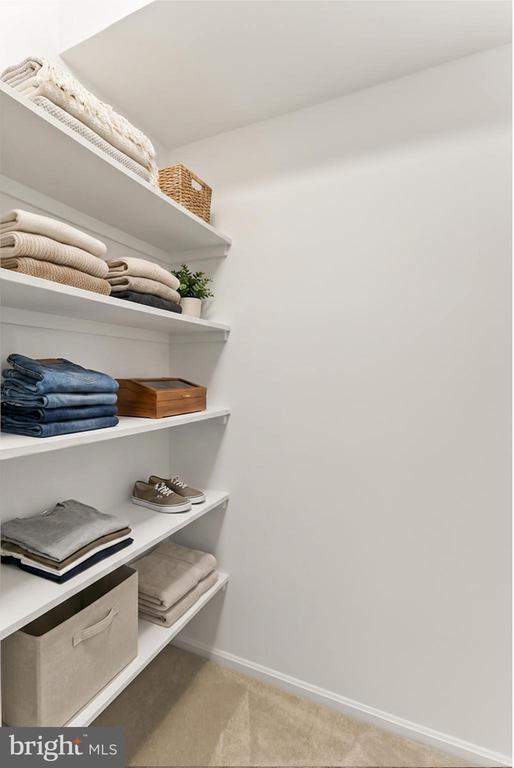 Building Photo - 5903 Mt Eagle Dr