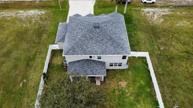 Building Photo - 1722 NW 5th St