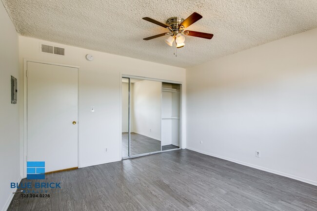 Building Photo - 17834 Burbank Blvd