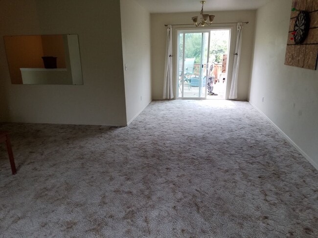 Building Photo - 4 bedroom 2 bath home in Bozeman with double attached garage