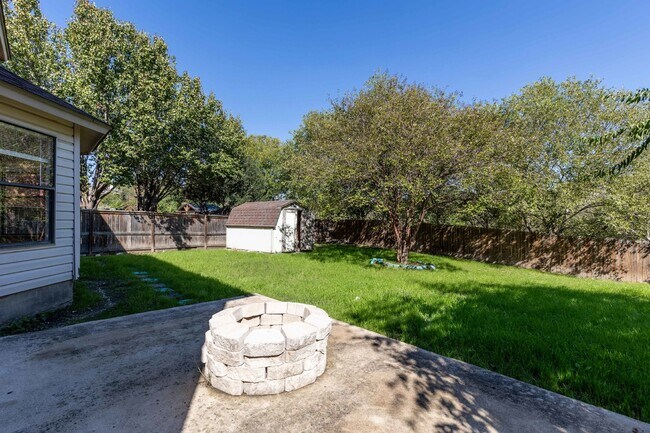 Building Photo - 8423 Parry Path